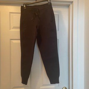 Lululemon Black Joggers in Size 4